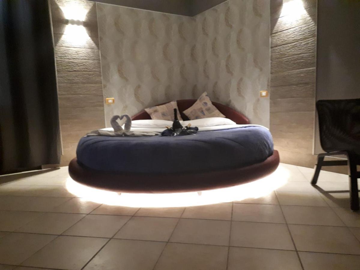 Thairè Resort Castel Volturno Esterno foto