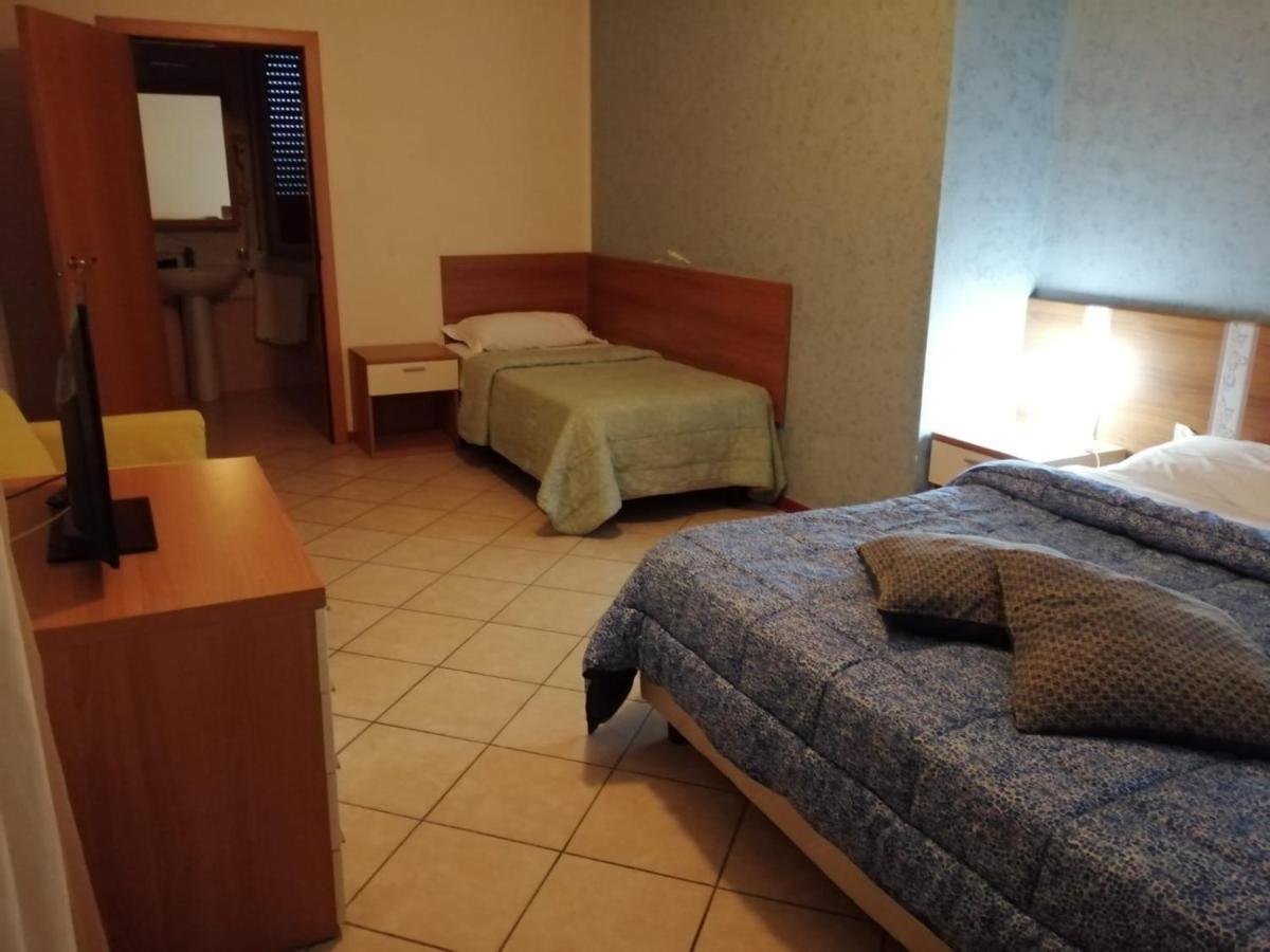 Thairè Resort Castel Volturno Esterno foto