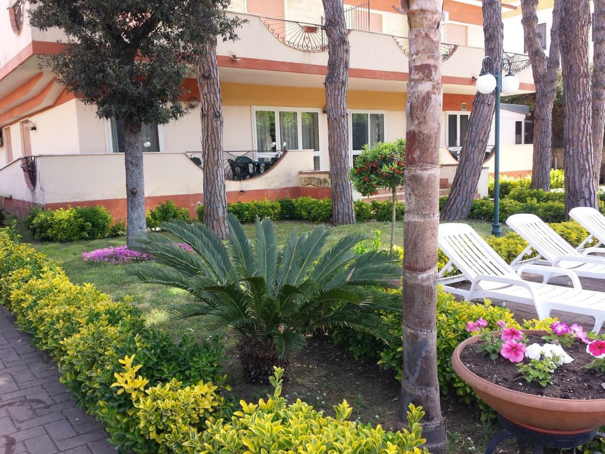 Thairè Resort Castel Volturno Esterno foto