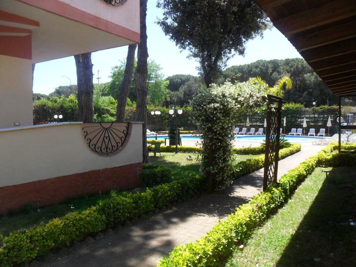 Thairè Resort Castel Volturno Esterno foto