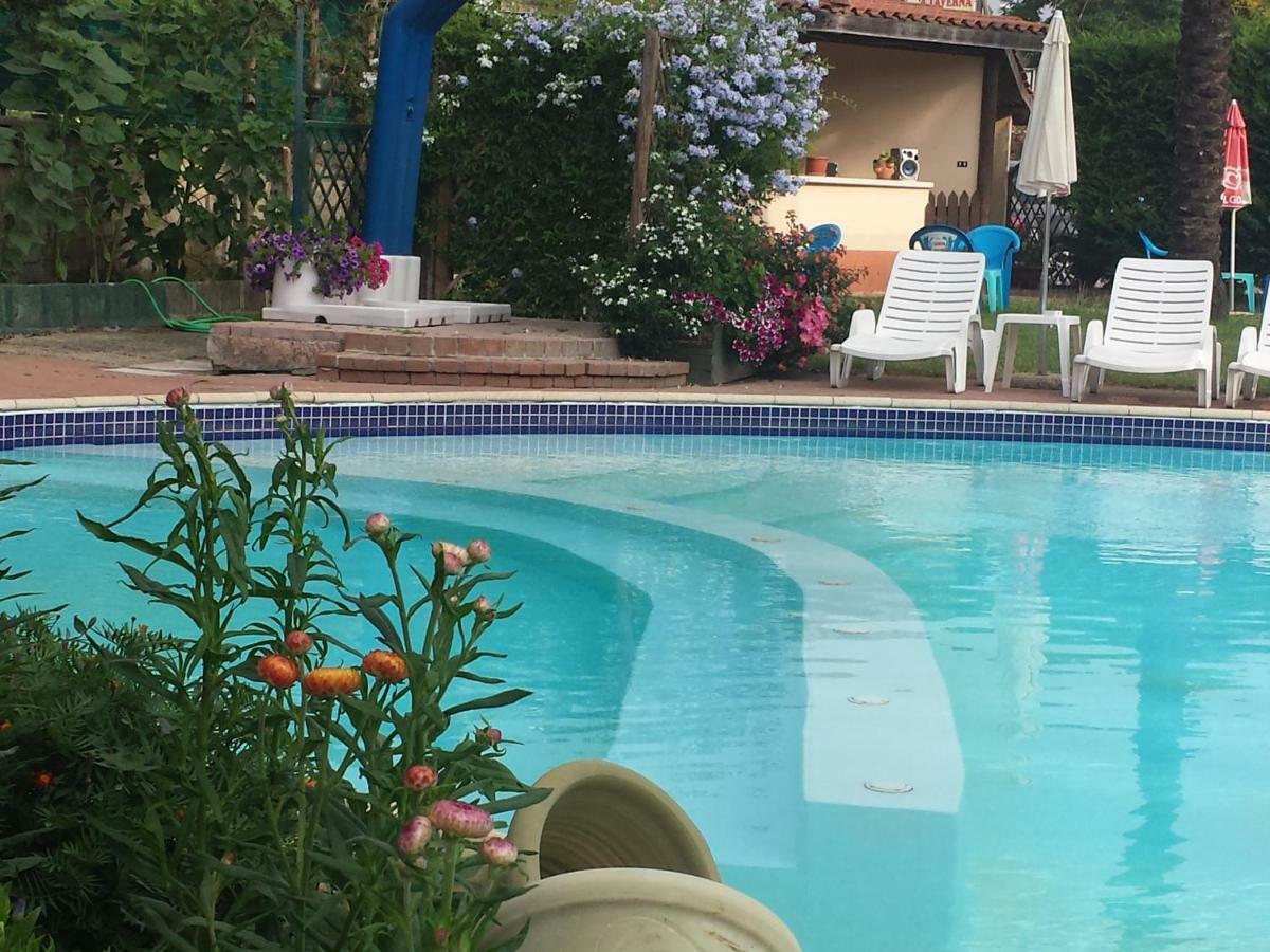 Thairè Resort Castel Volturno Esterno foto
