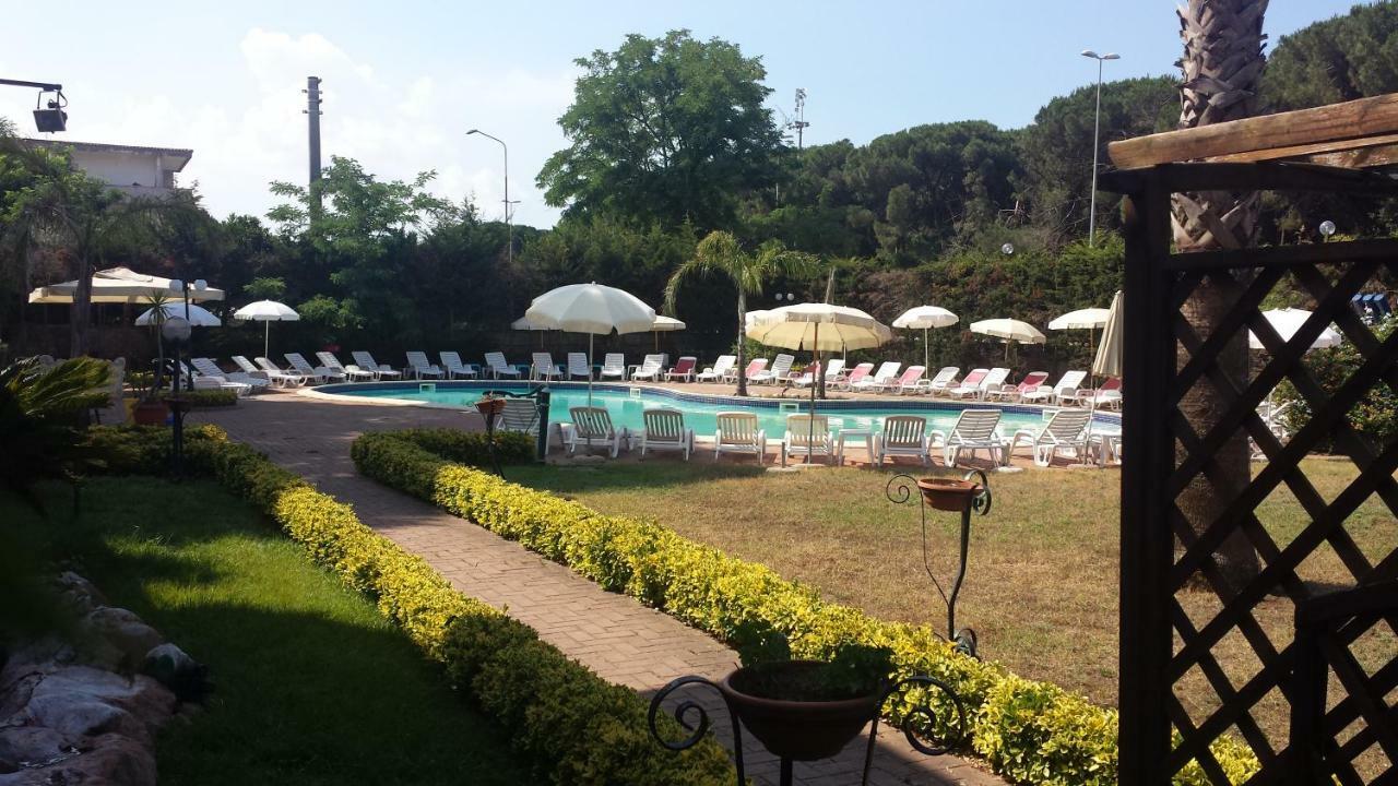 Thairè Resort Castel Volturno Esterno foto
