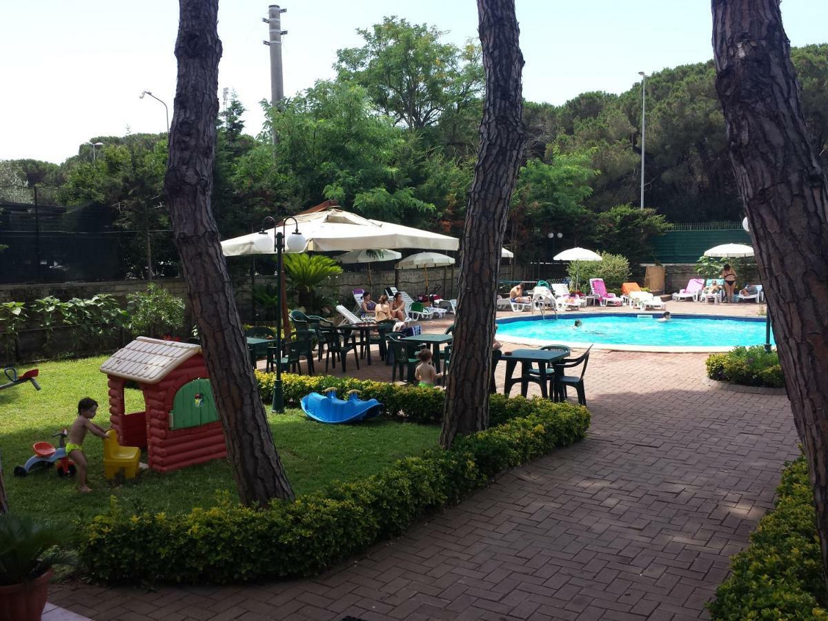 Thairè Resort Castel Volturno Esterno foto