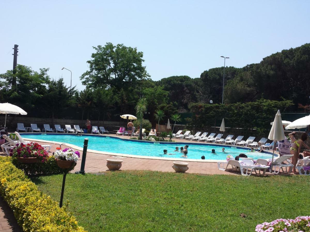 Thairè Resort Castel Volturno Esterno foto