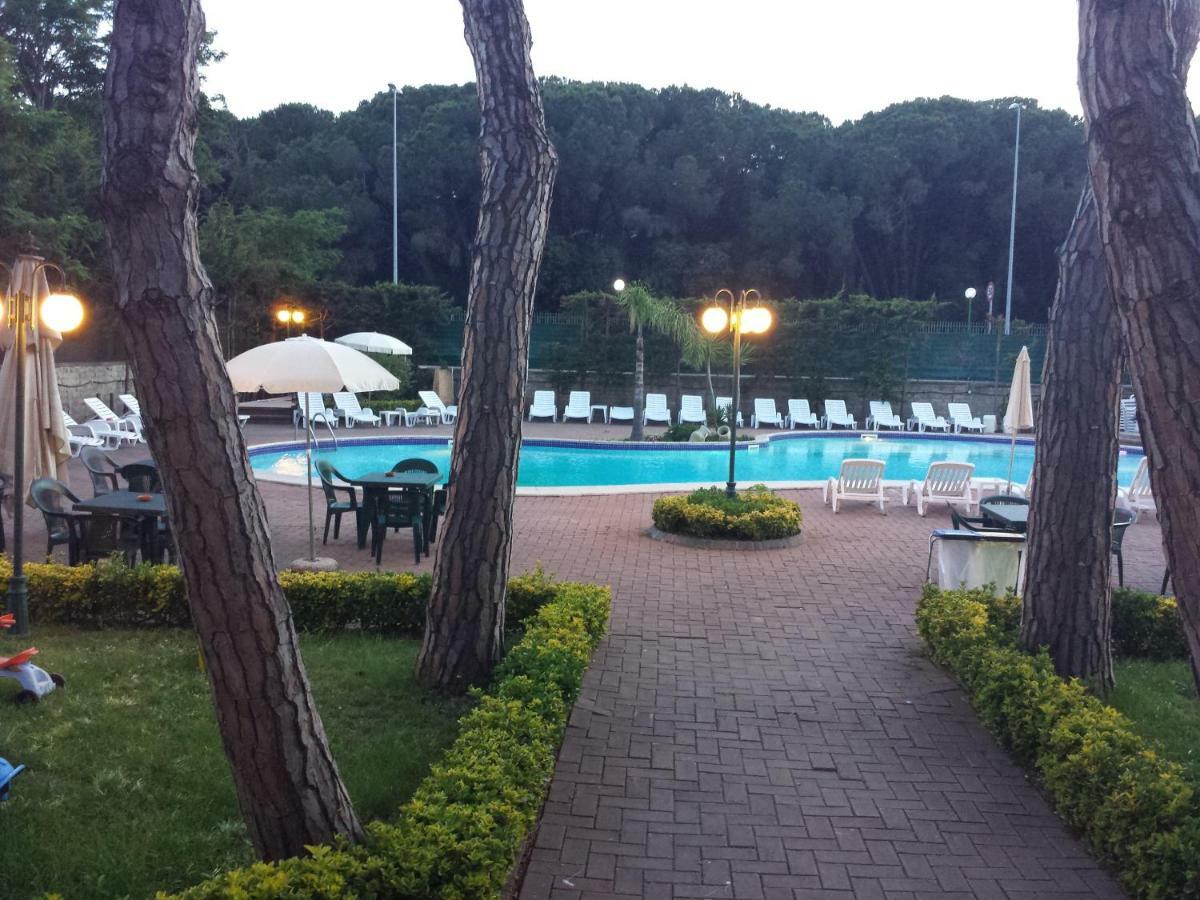 Thairè Resort Castel Volturno Esterno foto