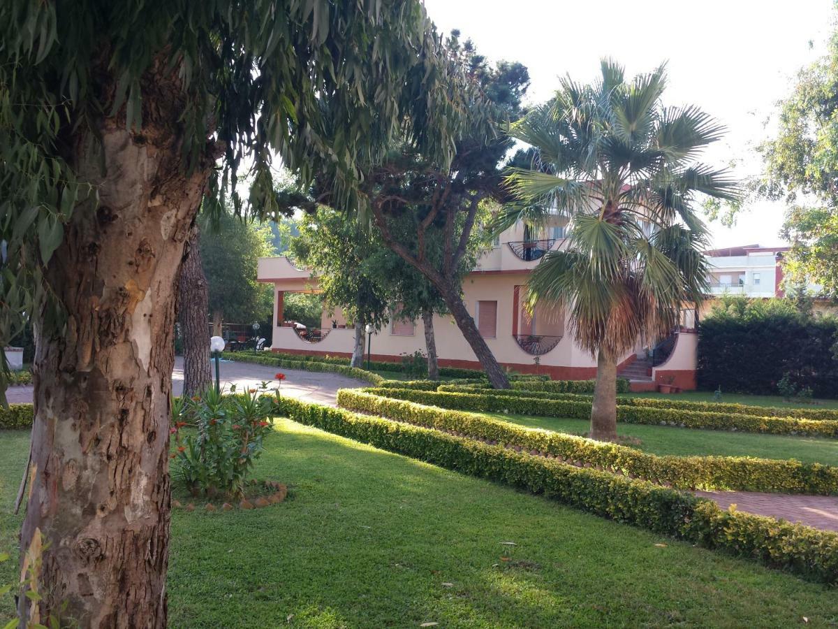 Thairè Resort Castel Volturno Esterno foto