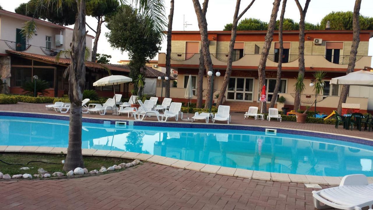 Thairè Resort Castel Volturno Esterno foto